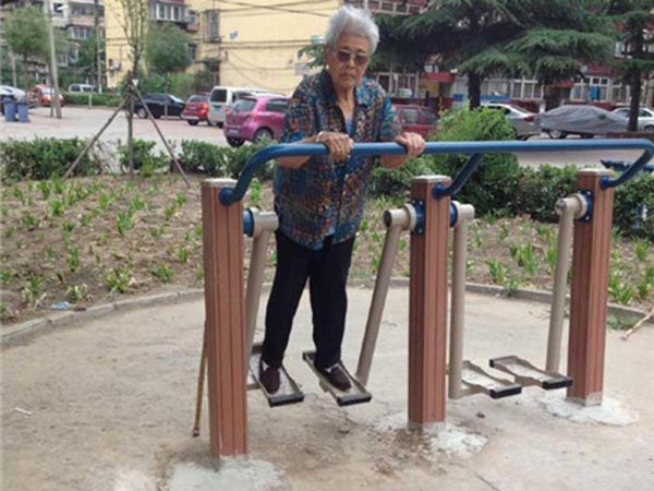 老年人铜仁健身器材-漫步机的使用注意事项